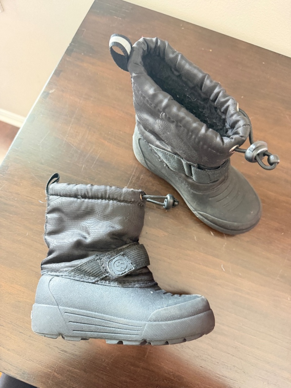 north side kids snow boots, size 9